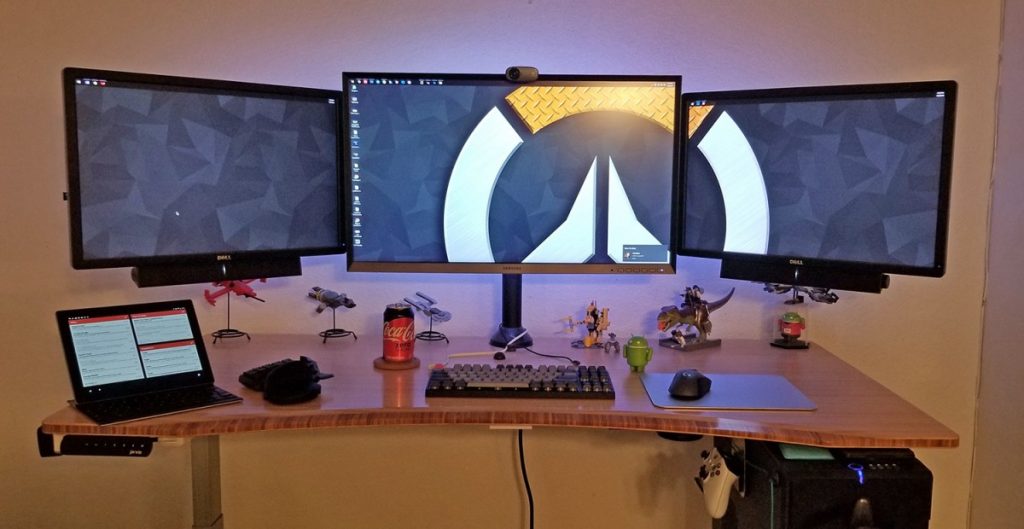 desk for 3 monitors